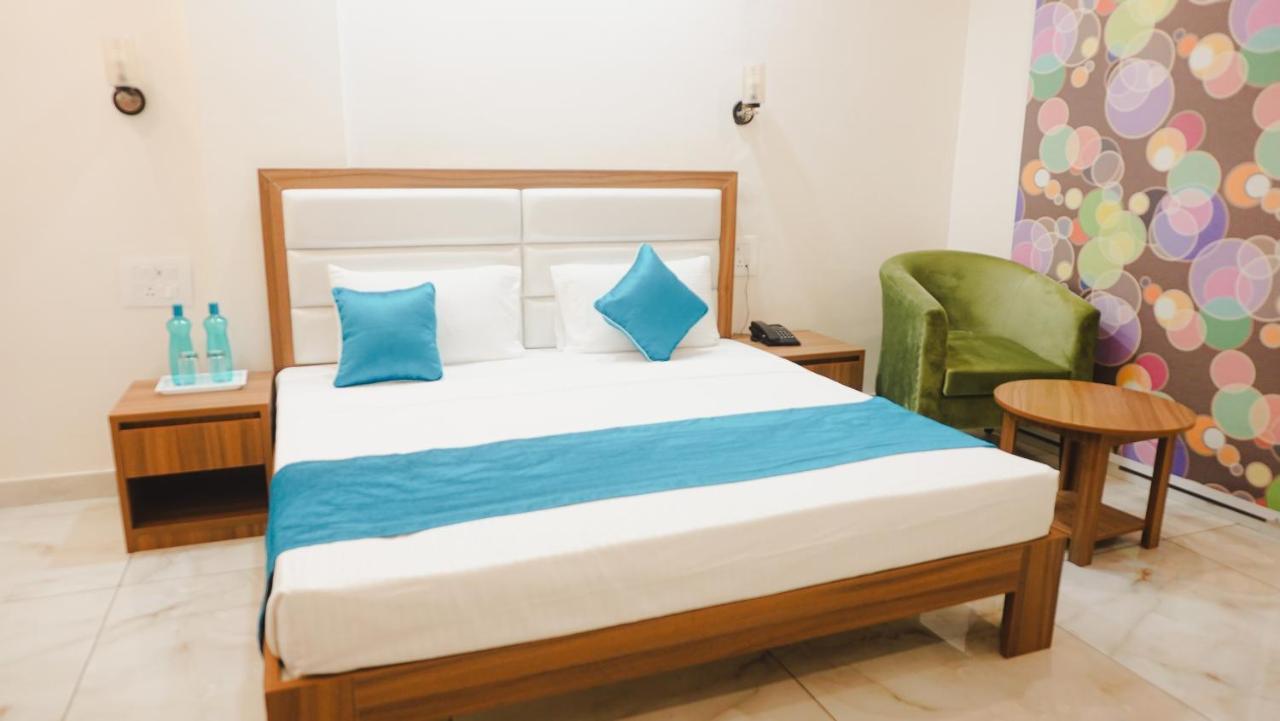 Hotel Northwind, Kharar, Mohali エクステリア 写真