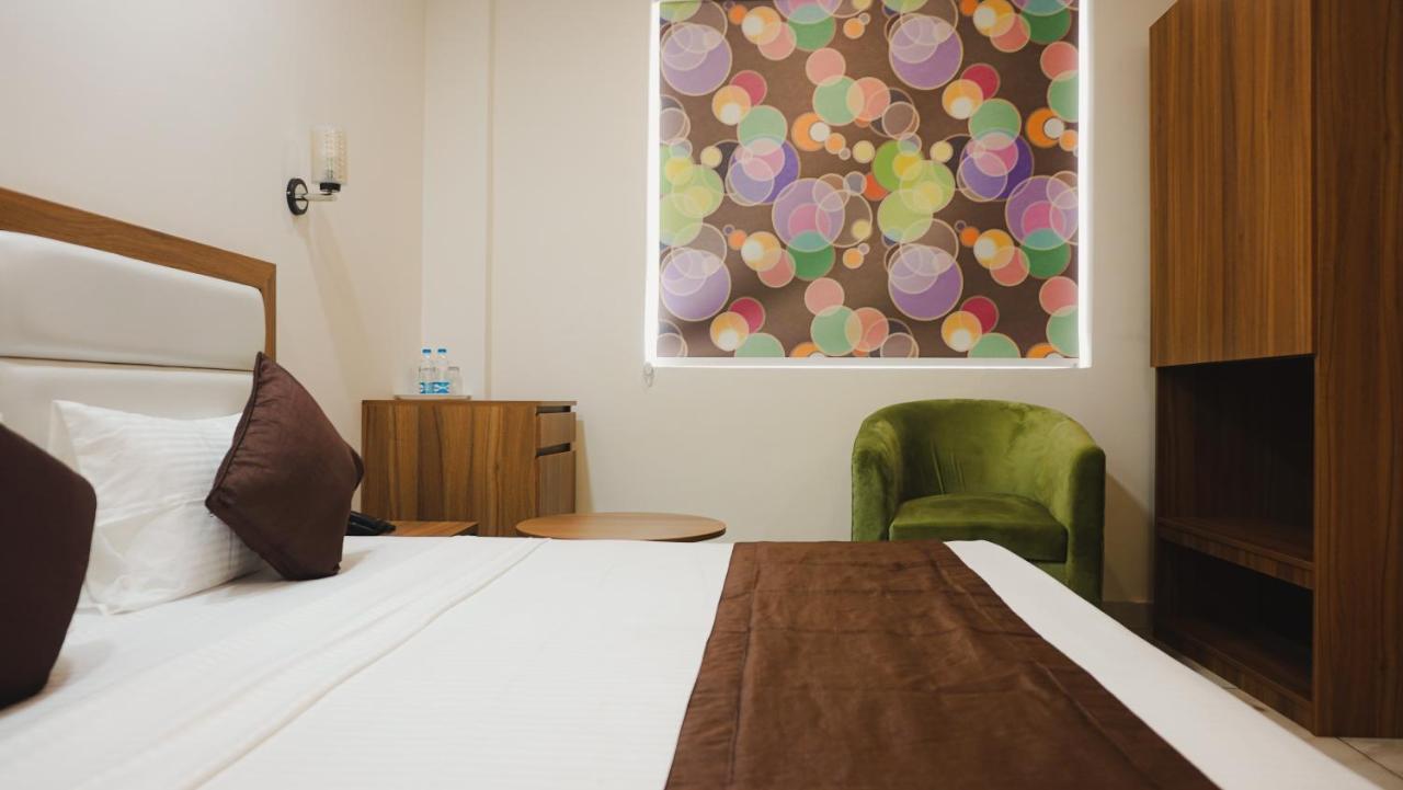 Hotel Northwind, Kharar, Mohali エクステリア 写真