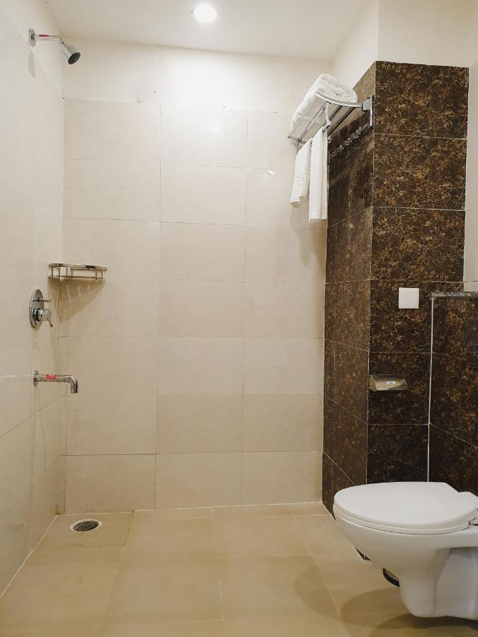Hotel Northwind, Kharar, Mohali エクステリア 写真