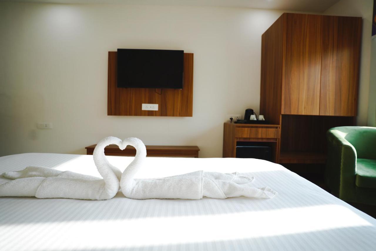 Hotel Northwind, Kharar, Mohali エクステリア 写真