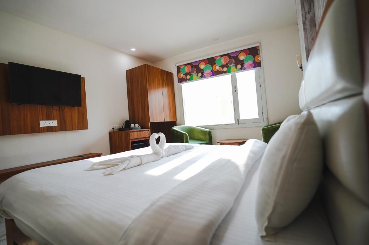 Hotel Northwind, Kharar, Mohali エクステリア 写真