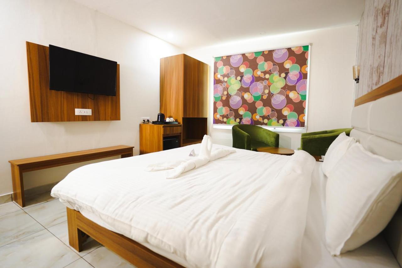 Hotel Northwind, Kharar, Mohali エクステリア 写真