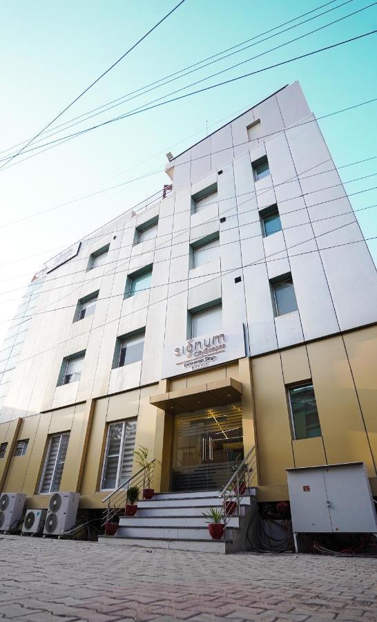 Hotel Northwind, Kharar, Mohali エクステリア 写真