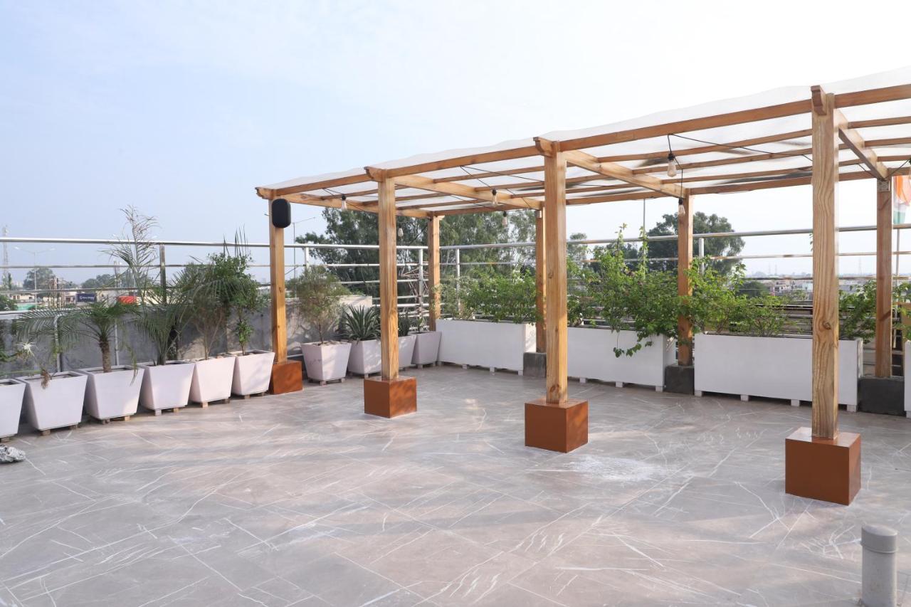 Hotel Northwind, Kharar, Mohali エクステリア 写真